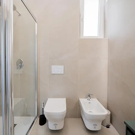 Madame Lu - Easy Parking - By Enjoypuglia Vakantiehuis *