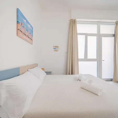 Madame Lu - Easy Parking - By Enjoypuglia *